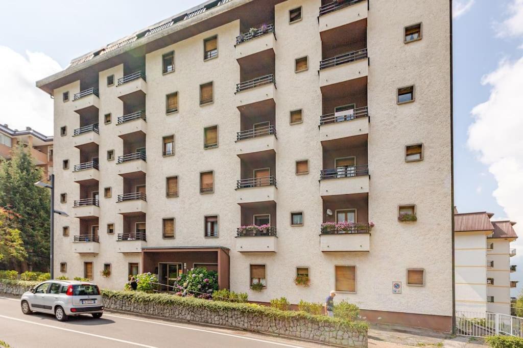 Moggio  Appartamento Nel Cuore Della Valsassina מראה חיצוני תמונה